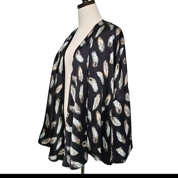Very J Boho Black Feather Print 3/4 Sleeves Lined Open Kimono Cardigan Medium - Picture 3 of 9